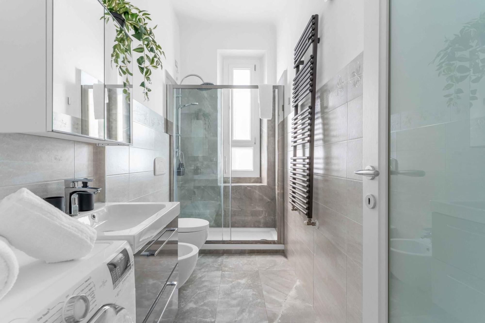 Appartement Bright Top-floor - 5mins Station *
